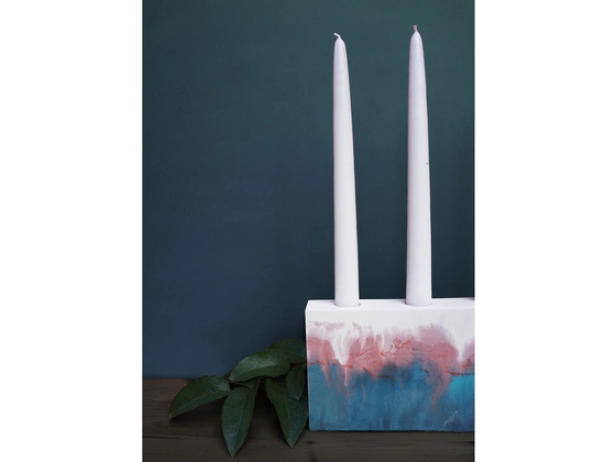 images/ColourfulLineTallCandleStand/colourfullinetallcandlestand_close_turquoise_pink.jpg